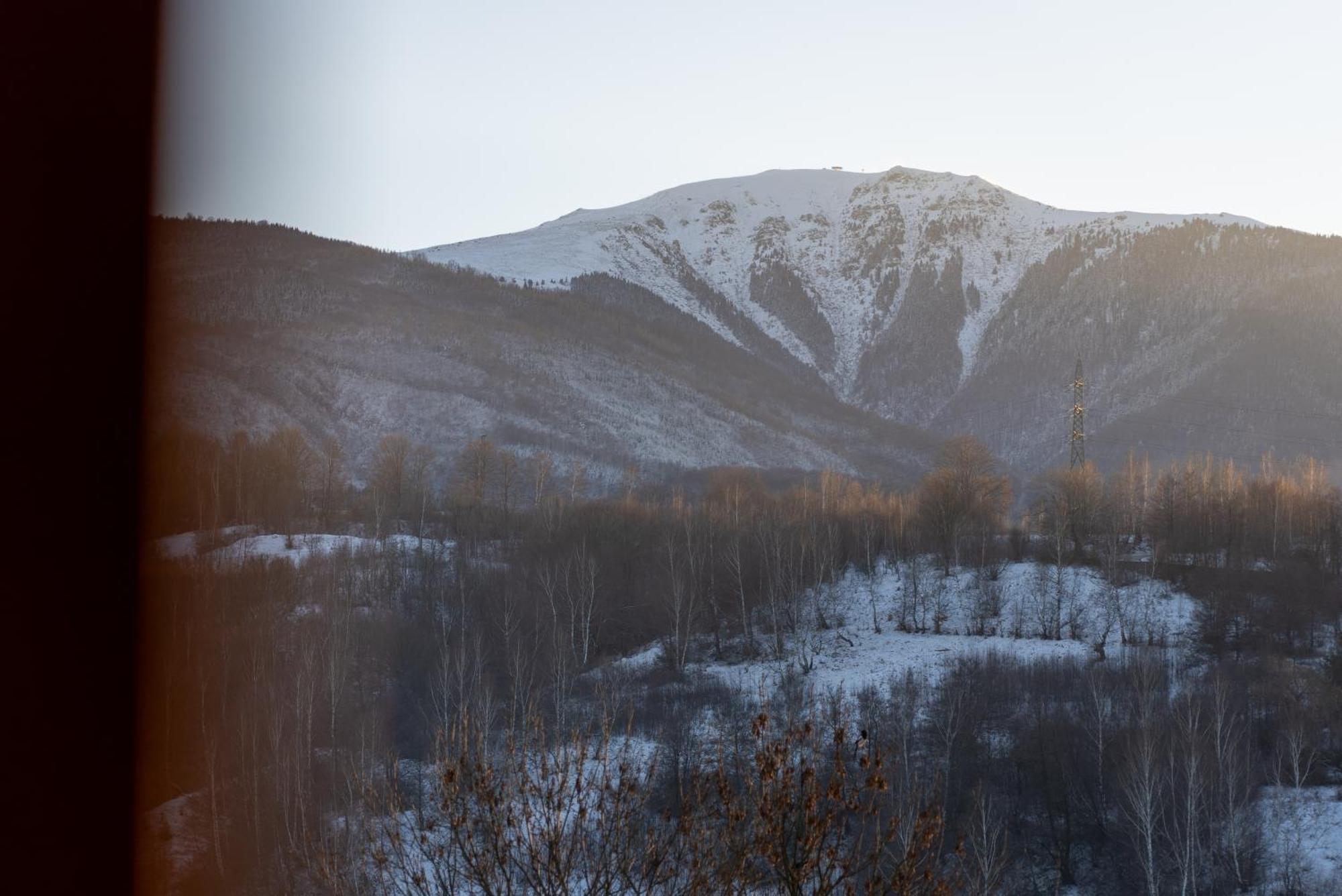 Apartmán Sura Lu' Patru Vulcan  Exteriér fotografie