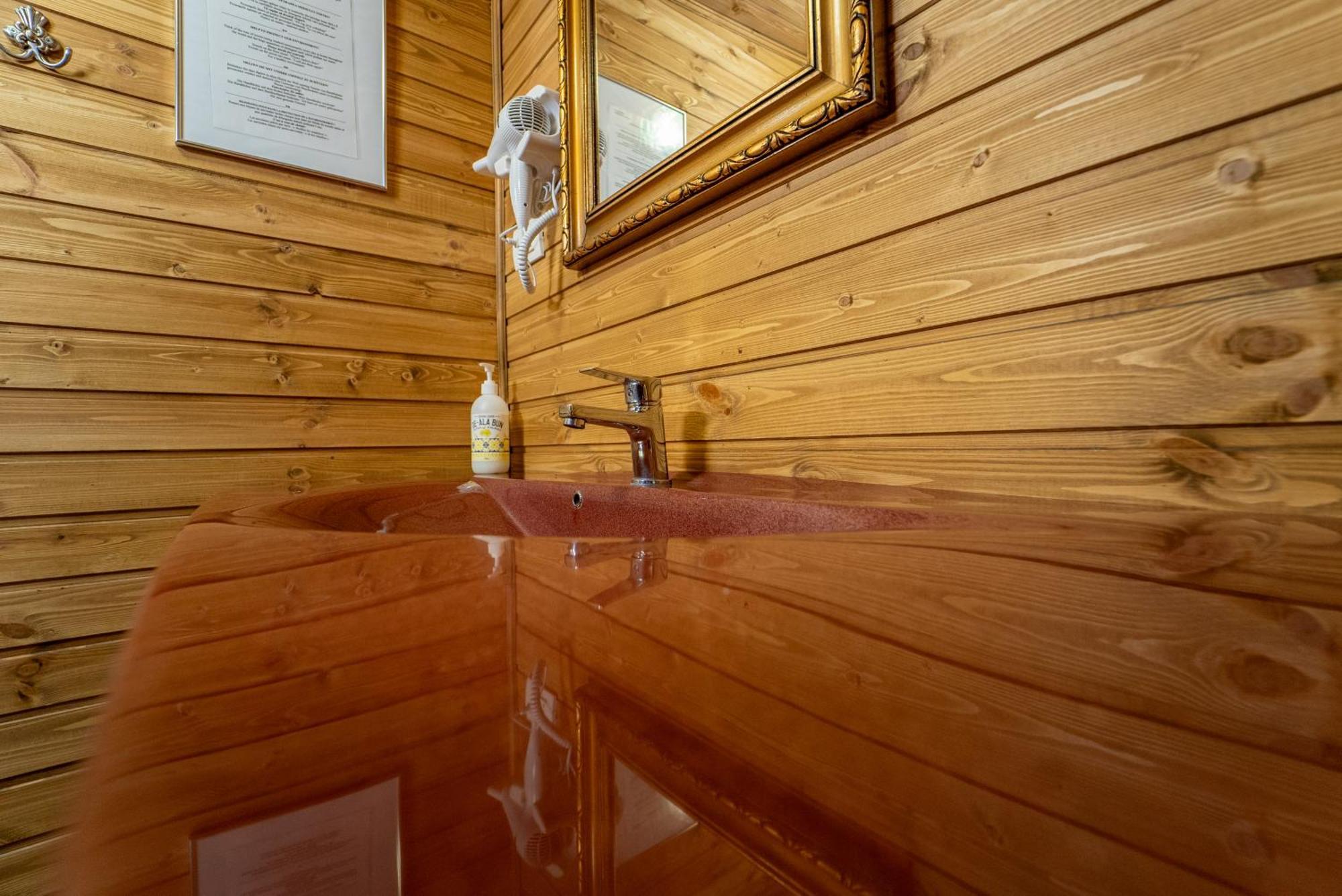 Apartmán Sura Lu' Patru Vulcan  Exteriér fotografie