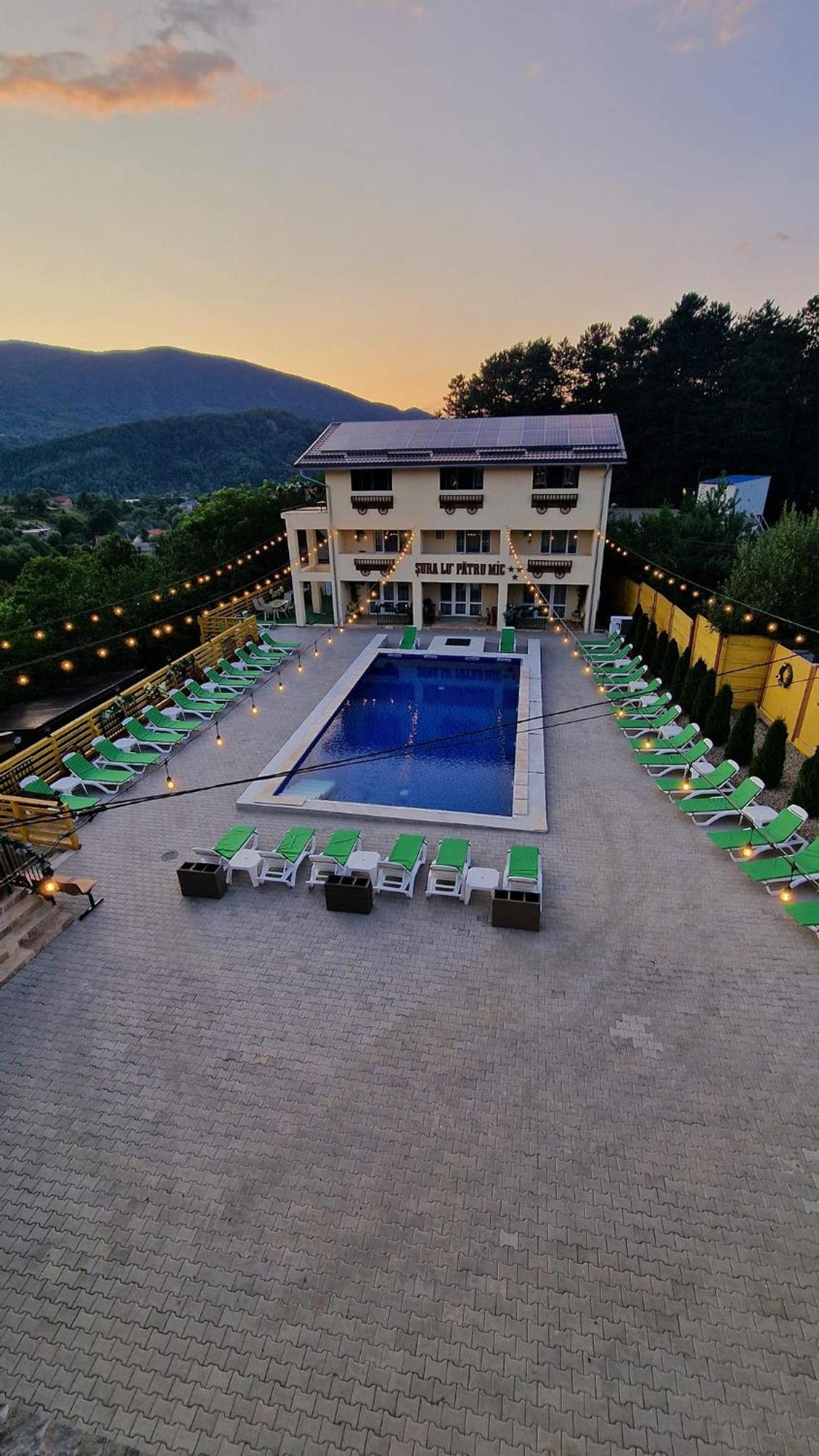 Apartmán Sura Lu' Patru Vulcan  Exteriér fotografie